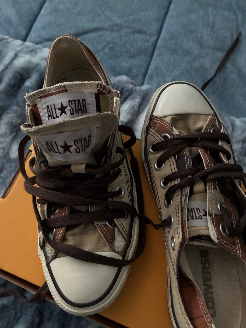 Vintage one of a kind Converse Low-Top Sneakers in Beige and Brown - Picture 6 of 12